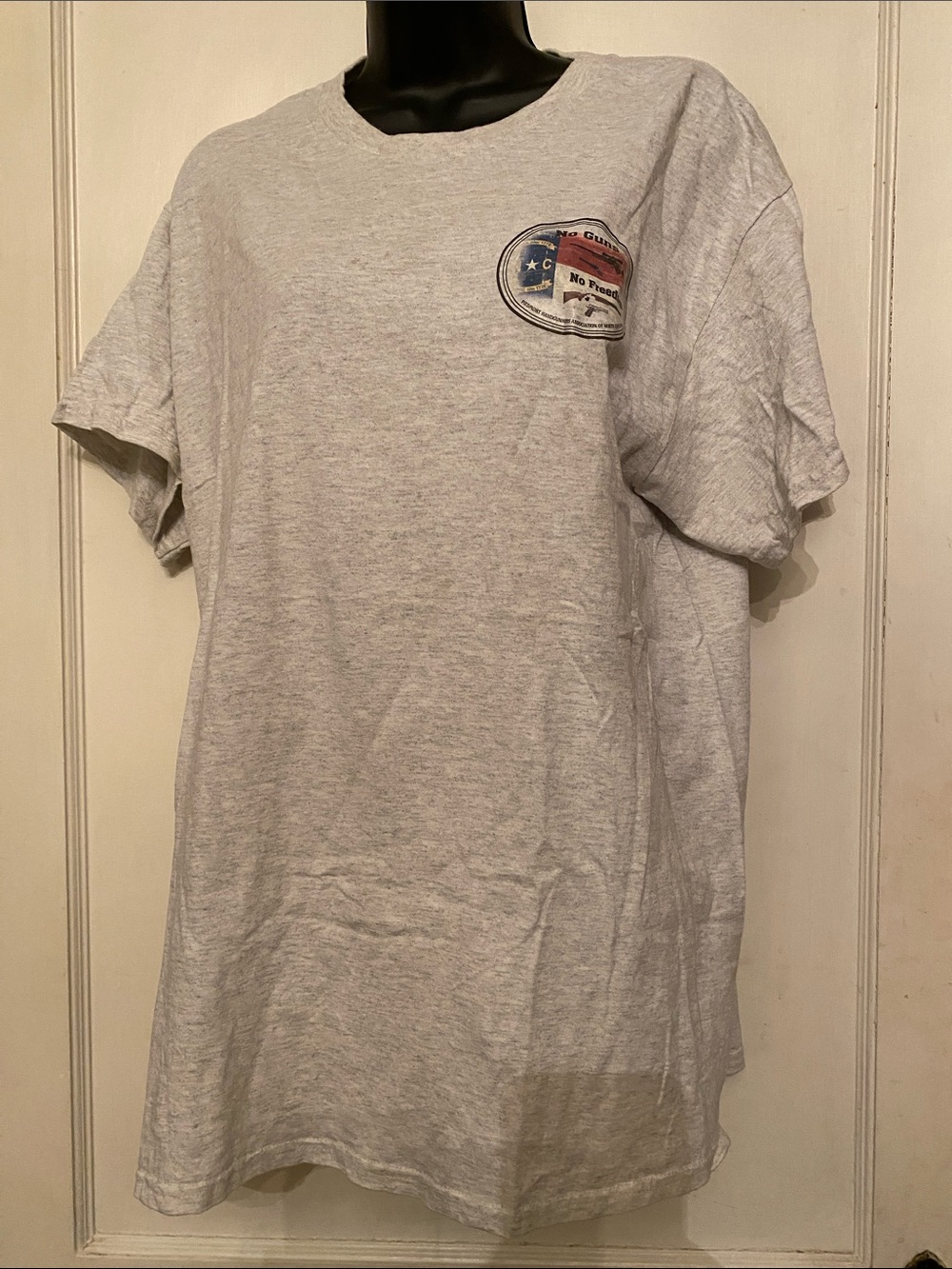 ! Gildan brand t-shirt size L